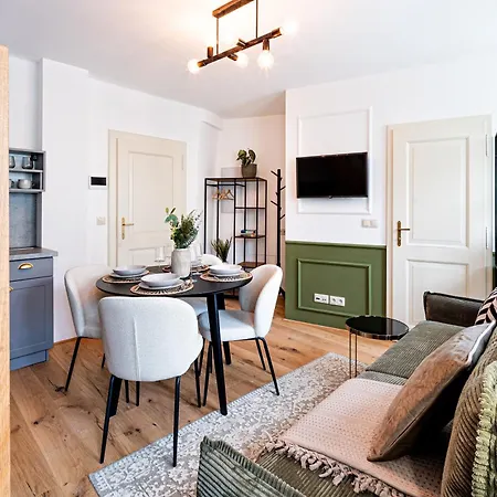 Exquisite Apartments At Lesser Town By Easybnb Premium