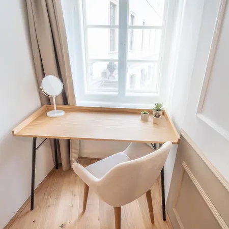 Apartment Beautifully Renovated At Lesser Town Prague