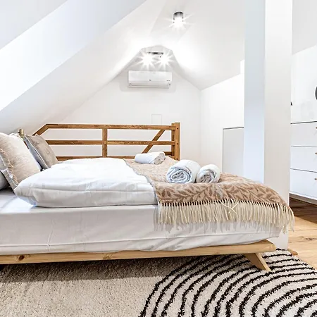Beautifully Renovated At Lesser Town * Prague