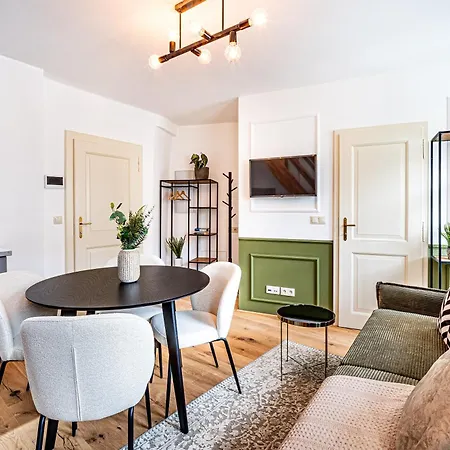 شقة Exquisite Apartments At Lesser Town By Easybnb Premium