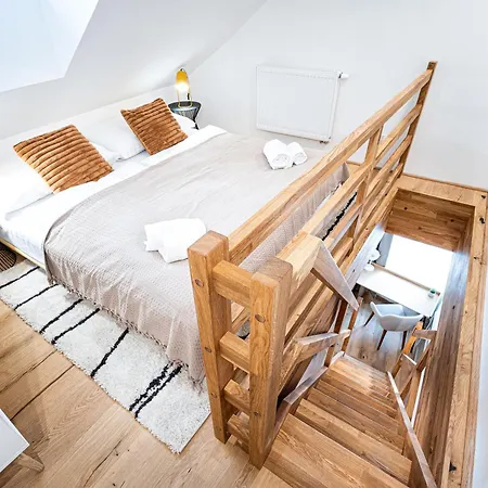 Beautifully Renovated At Lesser Town *