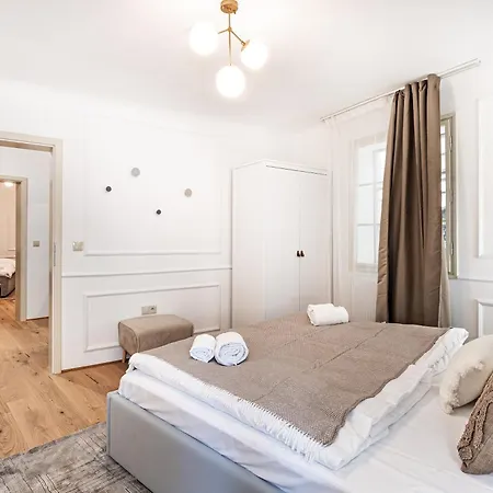 شقة Exquisite Apartments At Lesser Town By Easybnb Premium