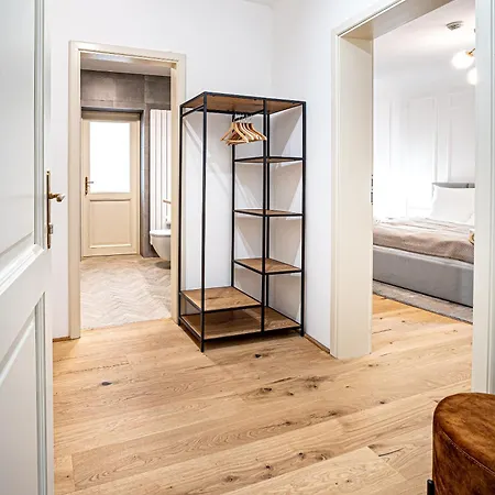 Beautifully Renovated At Lesser Town Prague
