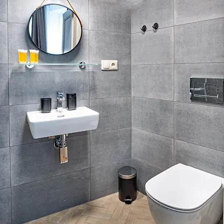 Exquisite Apartments At Lesser Town By Easybnb Premium شقة *