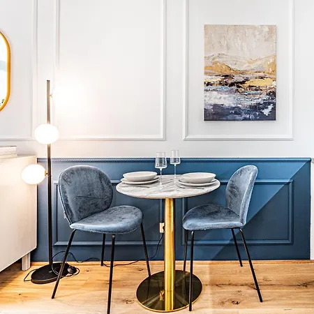Apartment Beautifully Renovated At Lesser Town *