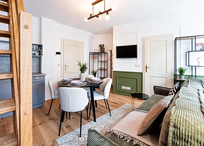 Beautifully Renovated At Lesser Town