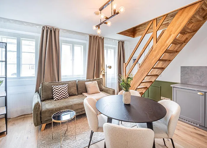 Beautifully Renovated At Lesser Town 公寓