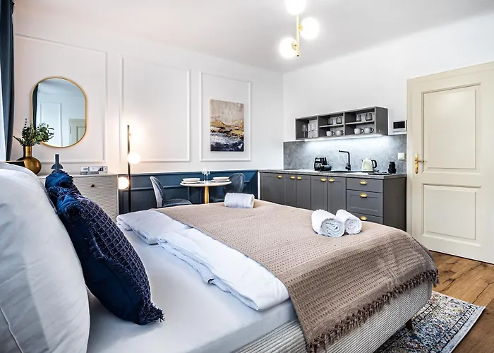 公寓 Beautifully Renovated At Lesser Town *
