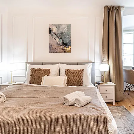 Exquisite 2 Bedroom At Lesser Town By Easybnb Premium *
