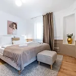 Premium In Lesser Town By Easybnb Premium